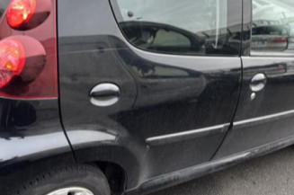 Vitre arriere gauche PEUGEOT 107