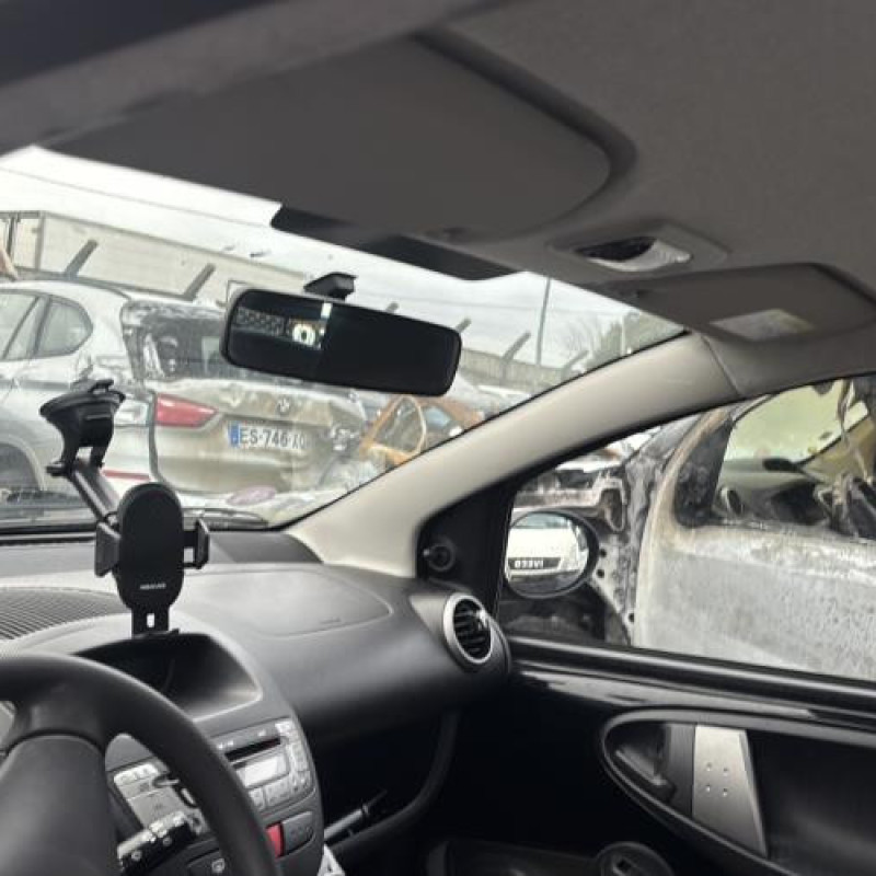 Vitre arriere gauche PEUGEOT 107 Photo n°14