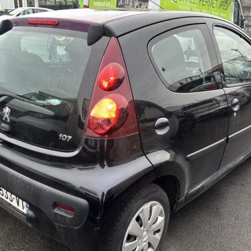 Vitre avant gauche PEUGEOT 107 Photo n°3