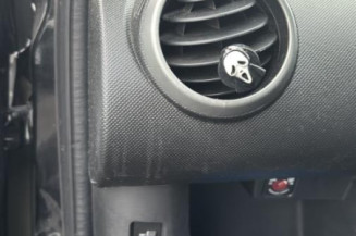 Vitre avant gauche PEUGEOT 107