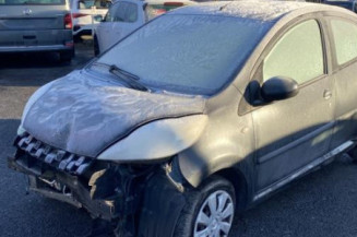 Traverse superieure PEUGEOT 107 Photo n°1