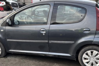 Traverse superieure PEUGEOT 107