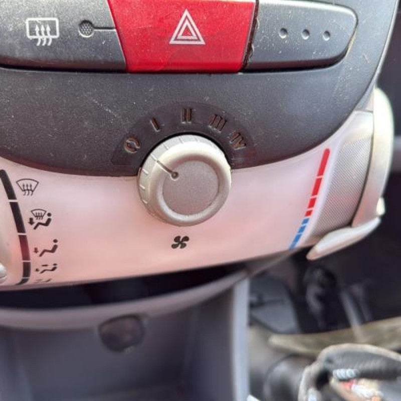 Commodo phare PEUGEOT 107 Photo n°17