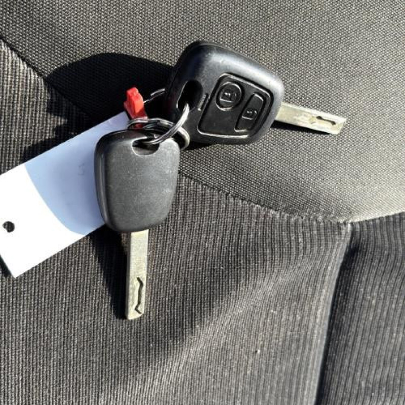 Vitre arriere gauche CITROEN C1 1 Photo n°20