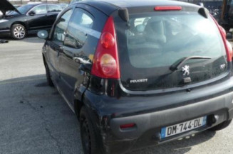 Vitre arriere gauche PEUGEOT 107 Photo n°1