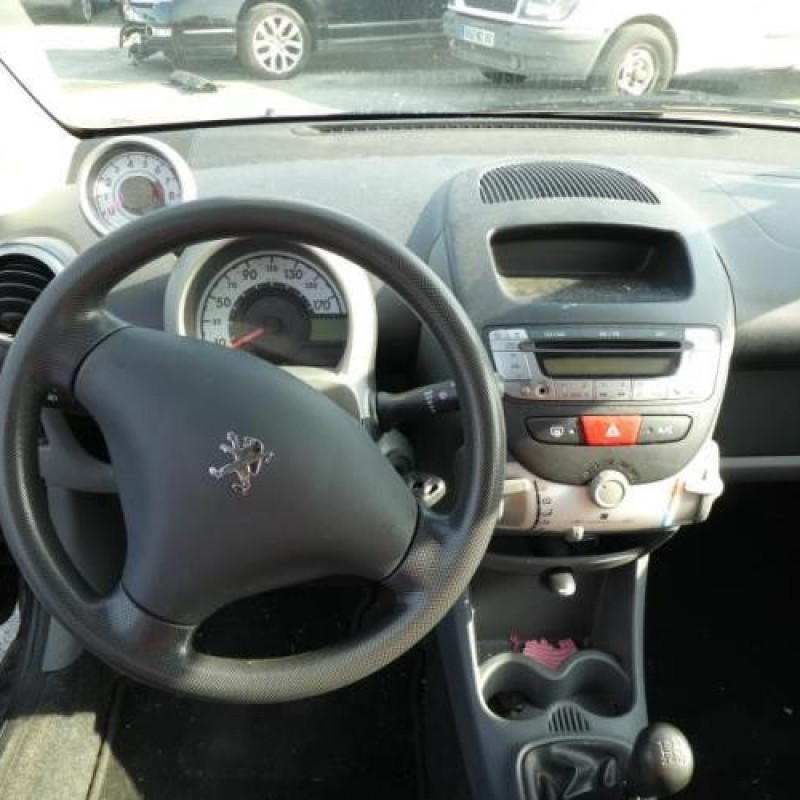 Face avant PEUGEOT 107 Photo n°6