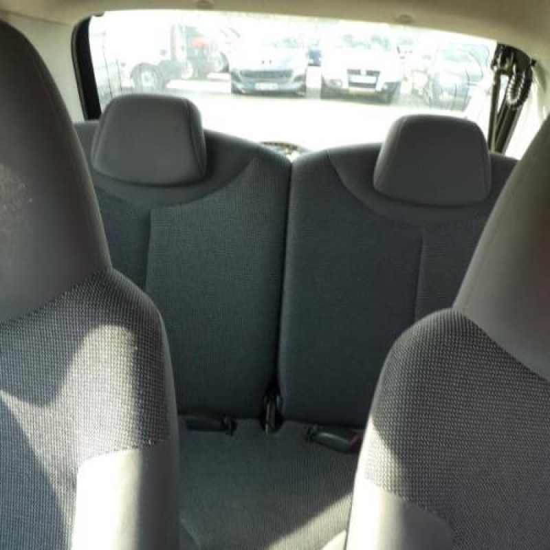 Renfort pare choc avant (traverse) PEUGEOT 107 Photo n°8