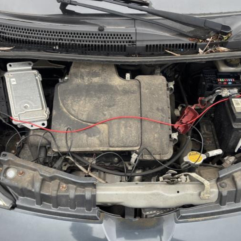 Vitre arriere gauche PEUGEOT 107 Photo n°18