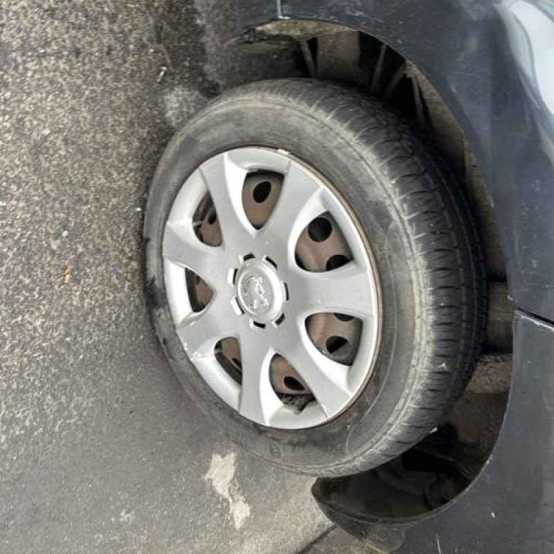 Face avant PEUGEOT 107 Photo n°17