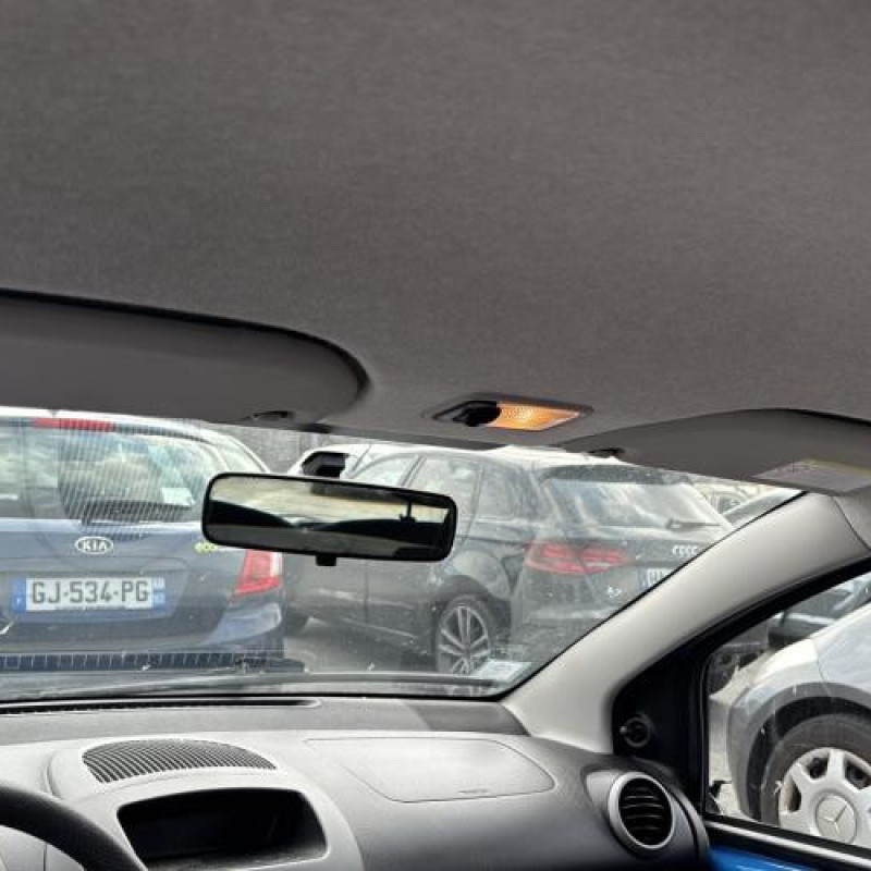 Vitre arriere gauche PEUGEOT 107 Photo n°16