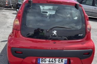 Traverse superieure PEUGEOT 107