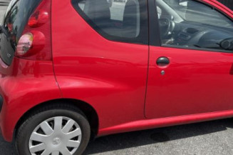 Traverse superieure PEUGEOT 107