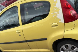 Vitre arriere gauche PEUGEOT 107