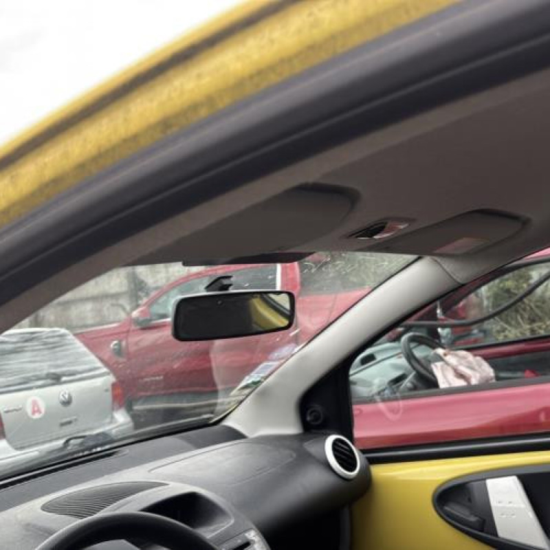 Vitre arriere gauche PEUGEOT 107 Photo n°13