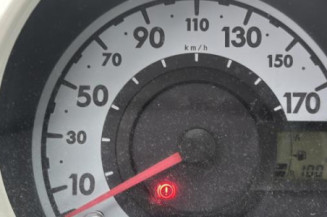 Traverse superieure PEUGEOT 107