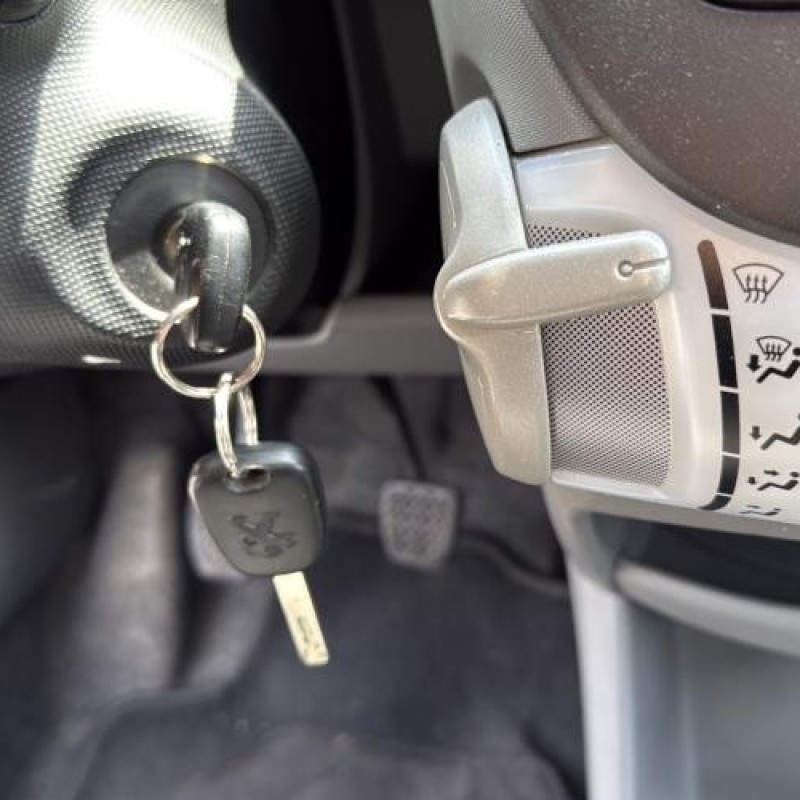 Compteur PEUGEOT 107 Photo n°17