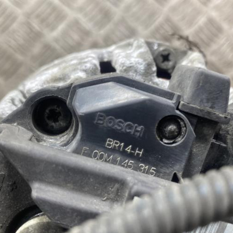 Alternateur VOLKSWAGEN GOLF 5 Photo n°3