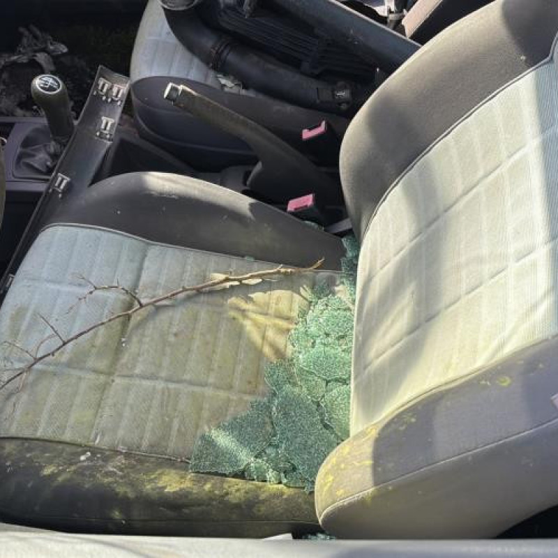 Actionneur verrou trappe d'essence VOLKSWAGEN POLO 4 Photo n°16