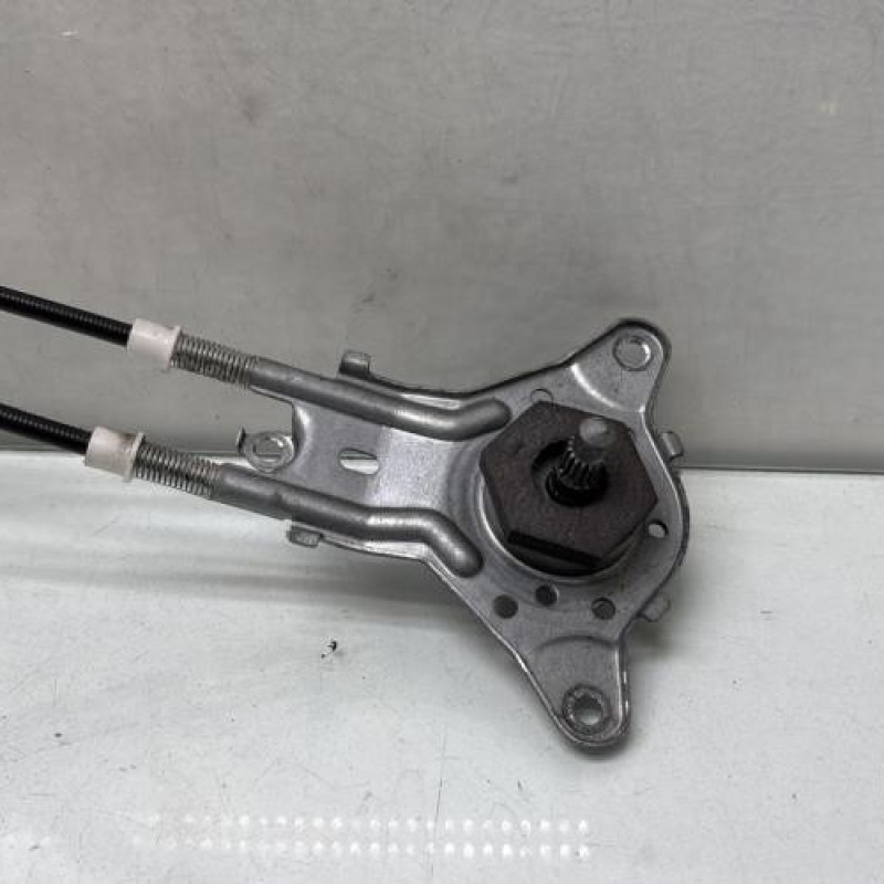 Leve vitre mecanique avant gauche PEUGEOT 106 Photo n°2