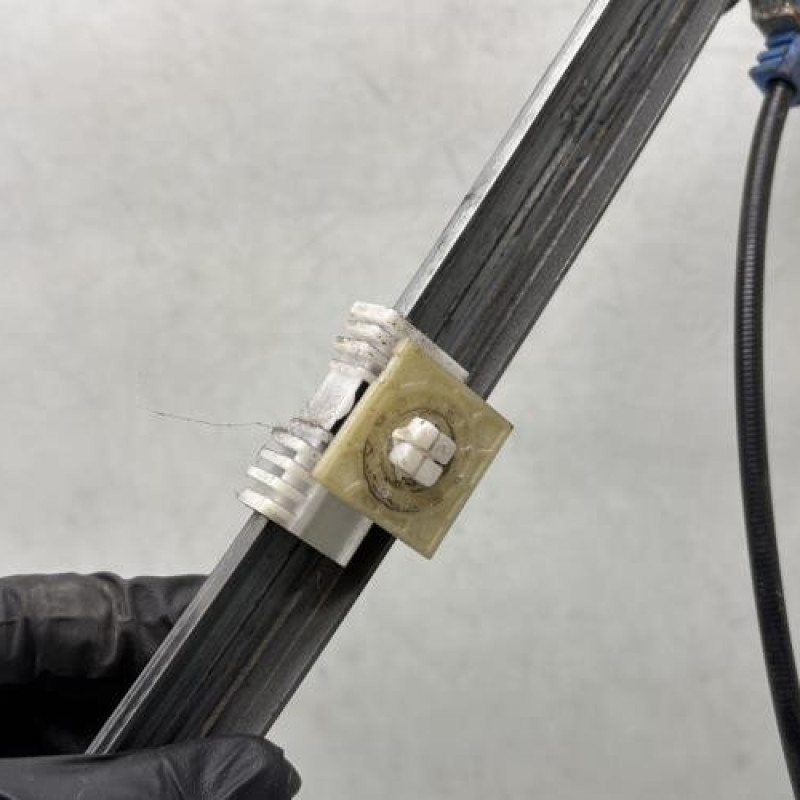 Leve vitre mecanique avant gauche PEUGEOT 106 Photo n°3