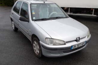 Leve vitre mecanique avant gauche PEUGEOT 106