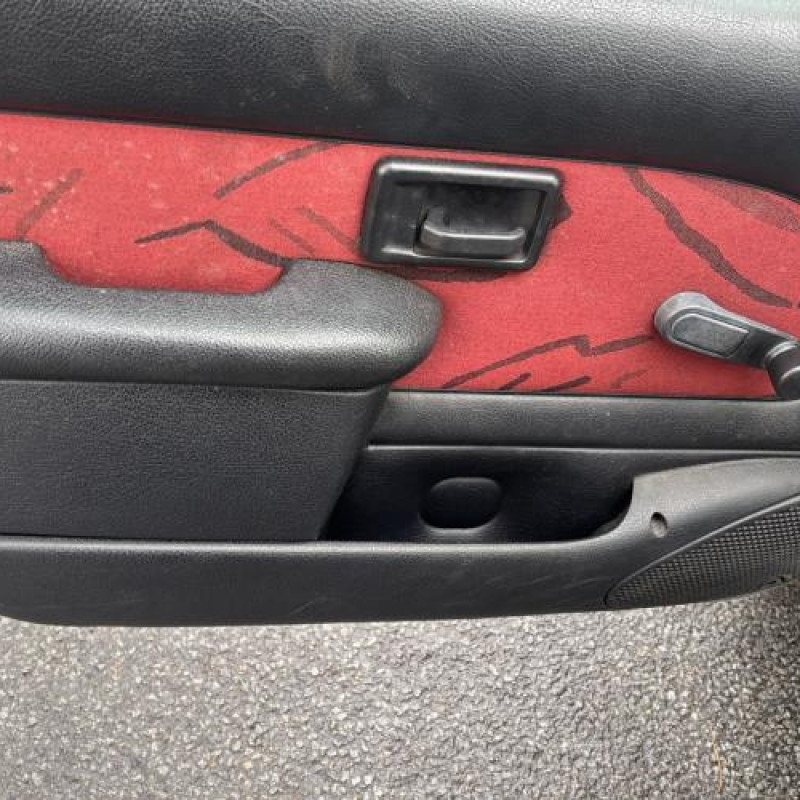 Leve vitre mecanique avant gauche PEUGEOT 106 Photo n°18