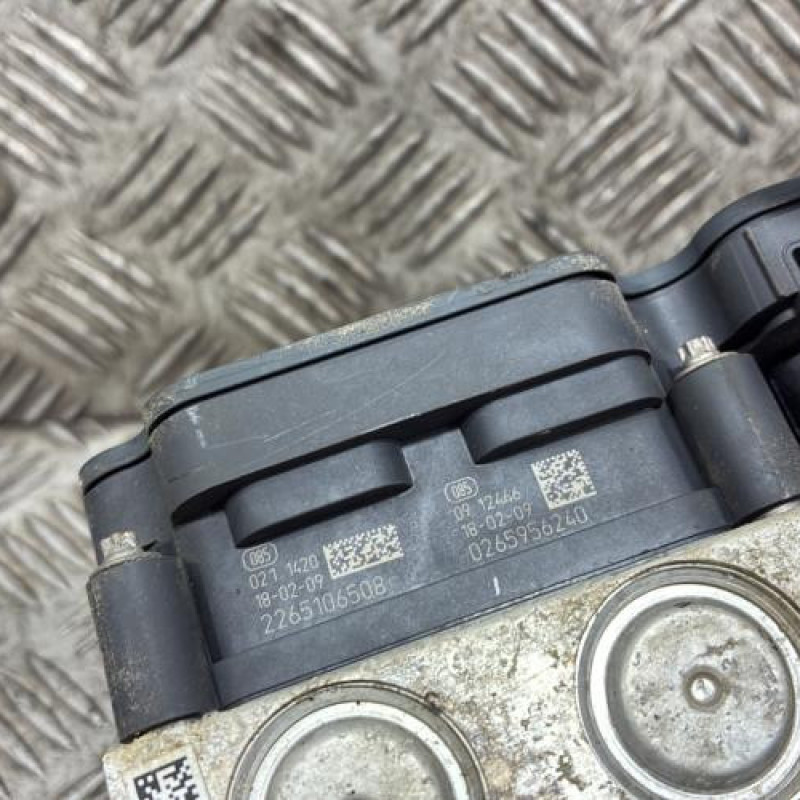 Bloc ABS (freins anti-blocage) CITROEN C3 3 Photo n°5