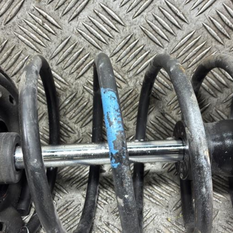 Amortisseur avant droit PEUGEOT 205 Photo n°2