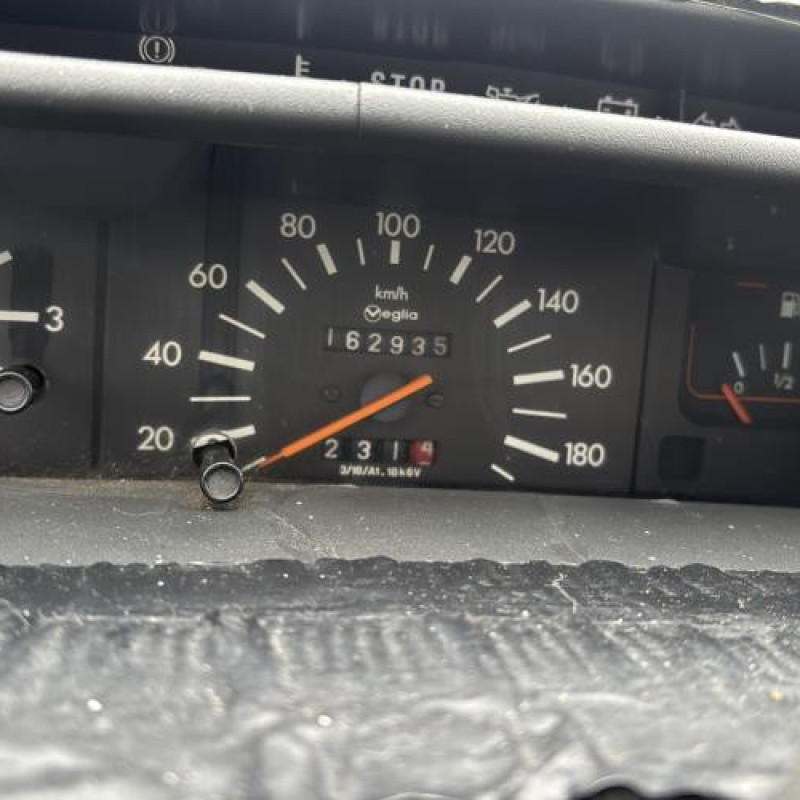 Compteur PEUGEOT 205 Photo n°20
