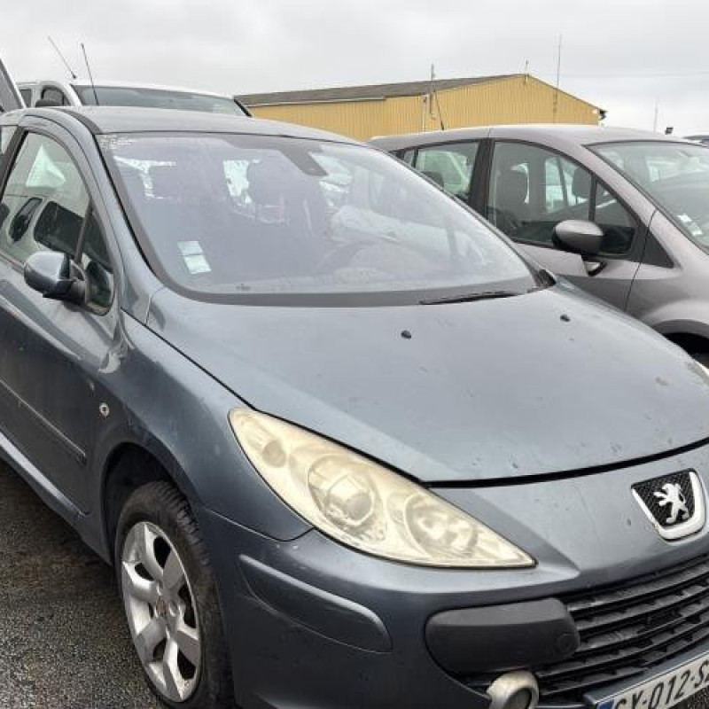 Pare choc arriere PEUGEOT 307 Photo n°9