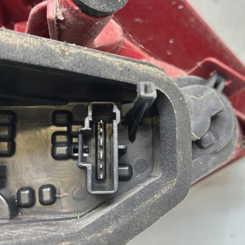 Feu arriere principal gauche (feux) PEUGEOT 207 Photo n°3