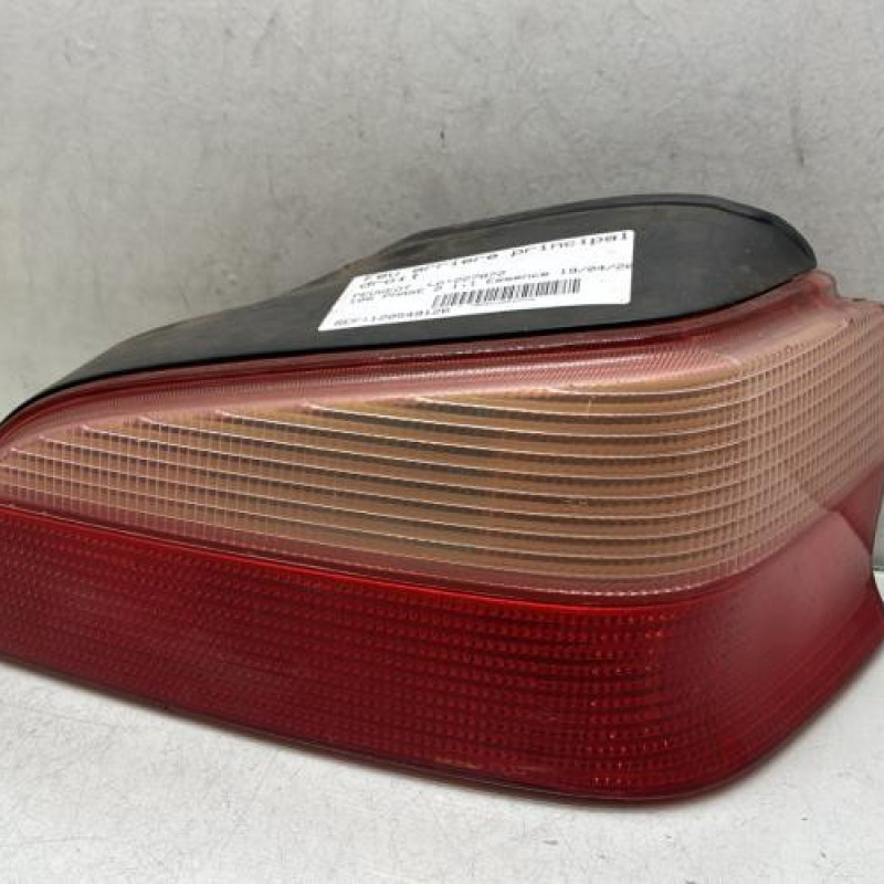 Feu arriere principal droit (feux) PEUGEOT 106 Photo n°1