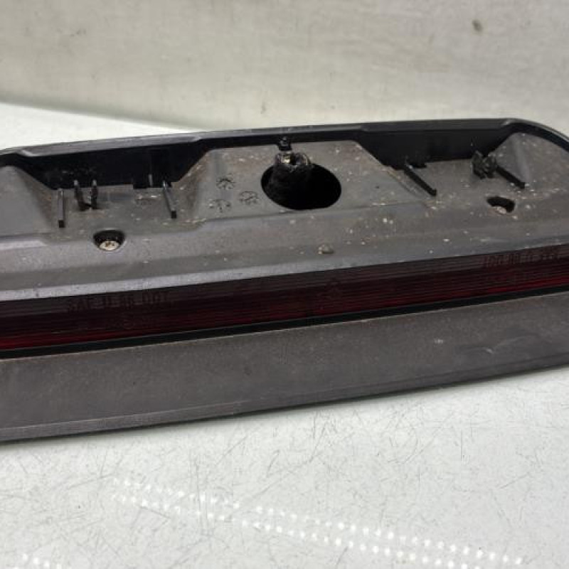 Feu arriere stop central PEUGEOT 106 Photo n°1