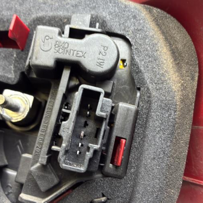 Feu arriere principal gauche (feux) PEUGEOT 206 Photo n°3