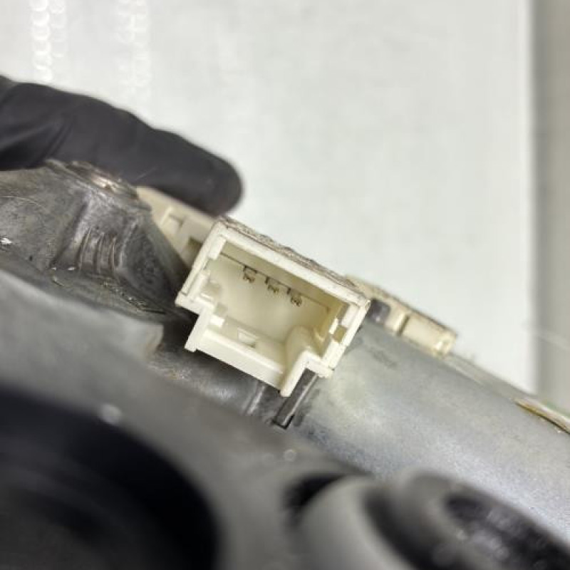 Moteur essuie glace arriere PEUGEOT 206 Photo n°4