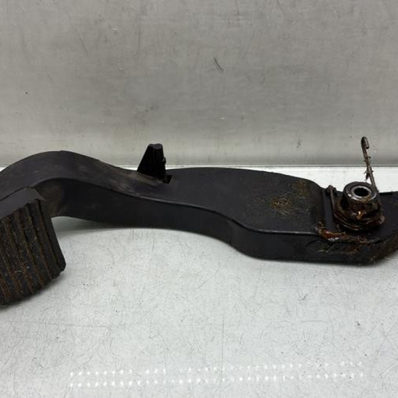 Pedale d'embrayage PEUGEOT 206 Photo n°1