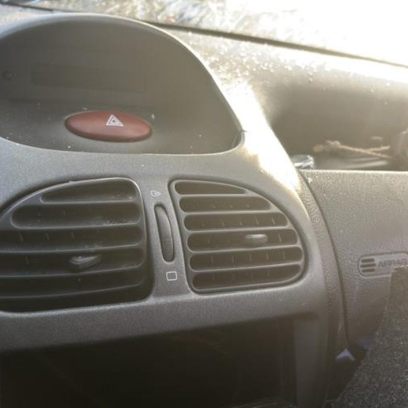 Pedale d'embrayage PEUGEOT 206 Photo n°10