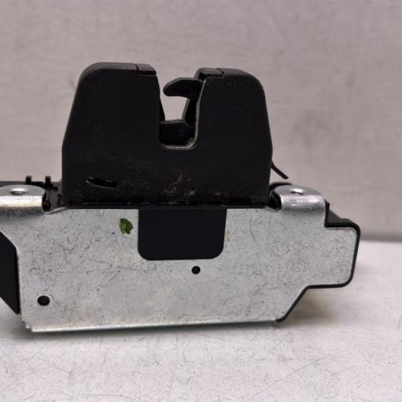 Serrure de coffre PEUGEOT 3008 1 Photo n°1