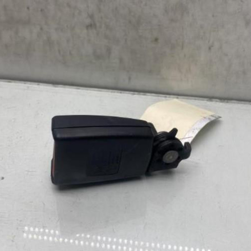 Attache ceinture arriere gauche OPEL CORSA D Photo n°2