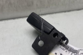 Attache ceinture arriere gauche OPEL CORSA D