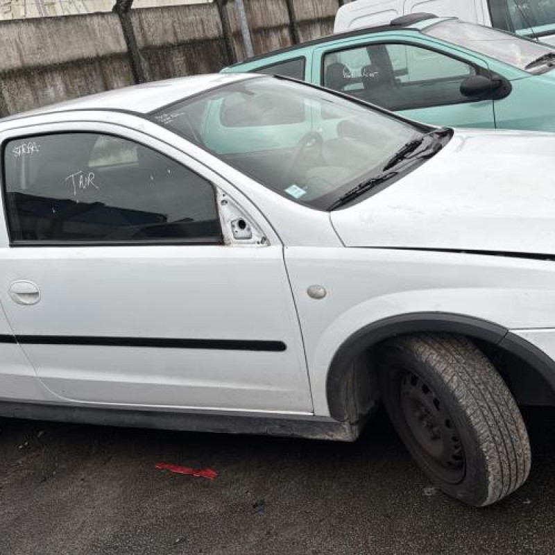 Pare choc arriere OPEL CORSA C Photo n°10