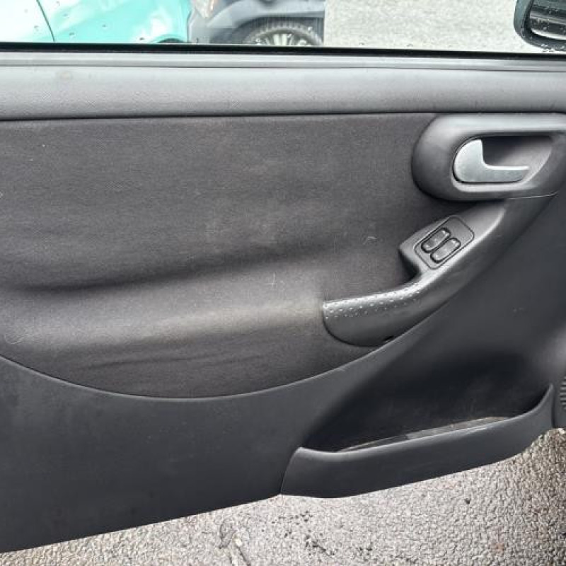 Pare choc arriere OPEL CORSA C Photo n°16