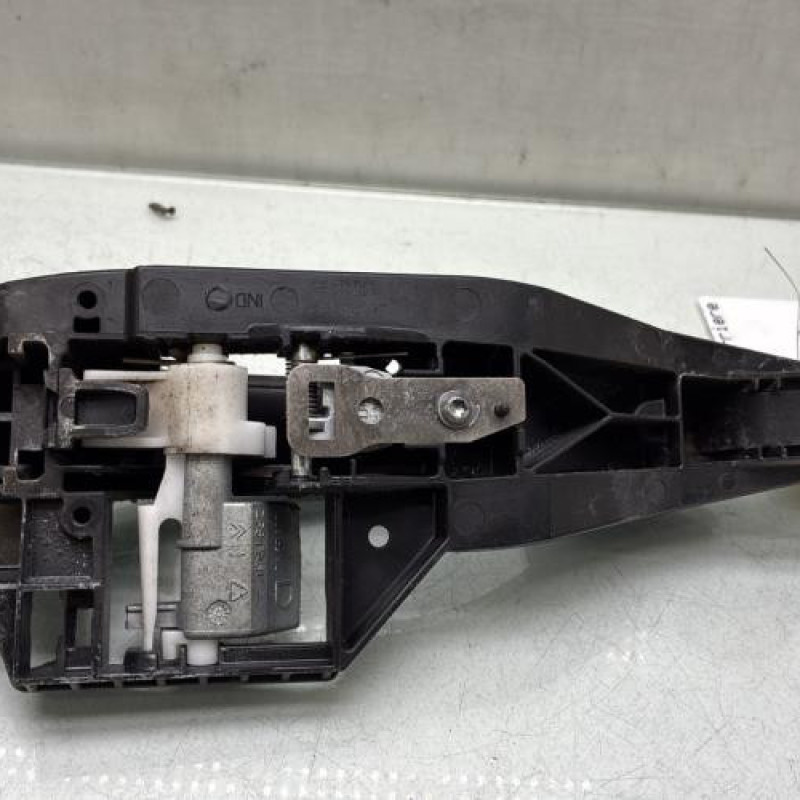 Poignee porte arriere droit PEUGEOT 208 1 Photo n°3