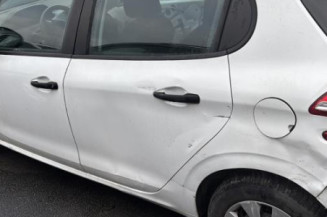 Poignee porte arriere droit PEUGEOT 208 1
