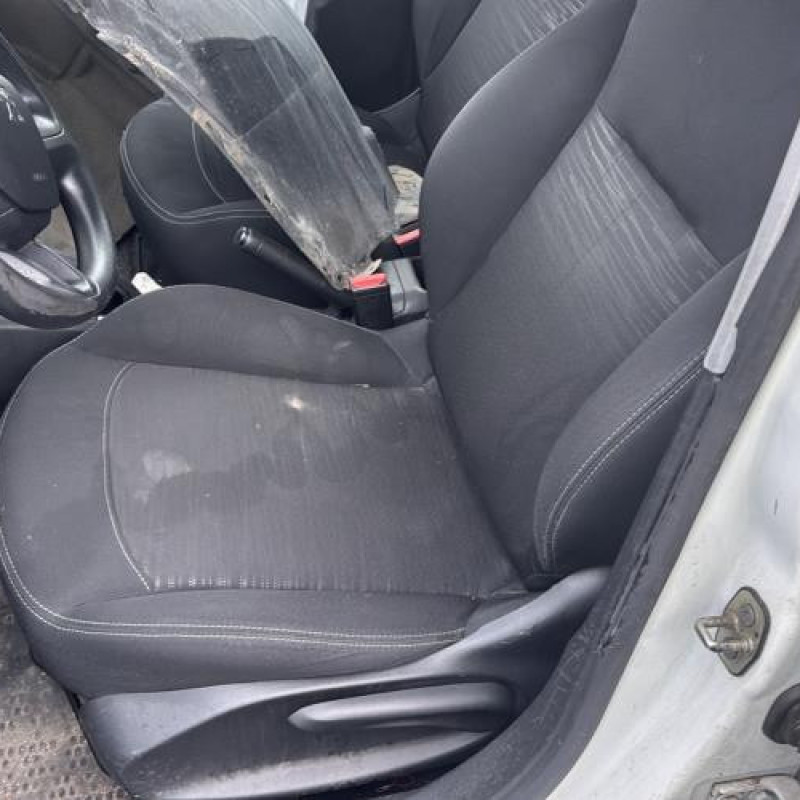 Poignee porte arriere droit PEUGEOT 208 1 Photo n°13