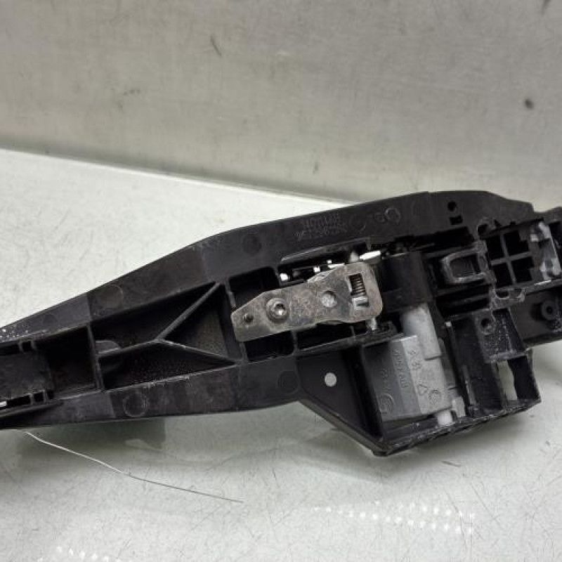 Poignee porte arriere gauche PEUGEOT 208 1 Photo n°3