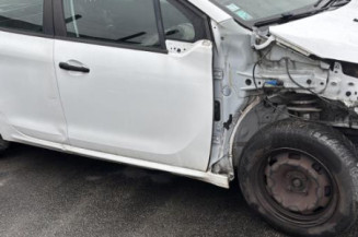 Poignee porte arriere gauche PEUGEOT 208 1