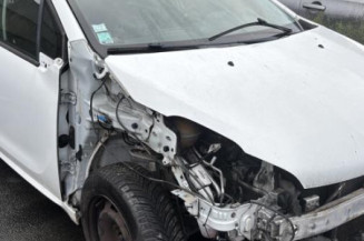 Feu arriere stop central PEUGEOT 208 1