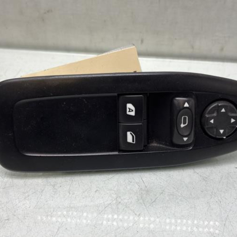 Interrupteur de leve vitre avant gauche PEUGEOT 208 1 Photo n°1