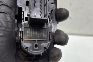 Interrupteur de leve vitre avant gauche PEUGEOT 208 1